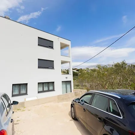 Delux Holiday In Apartment Split